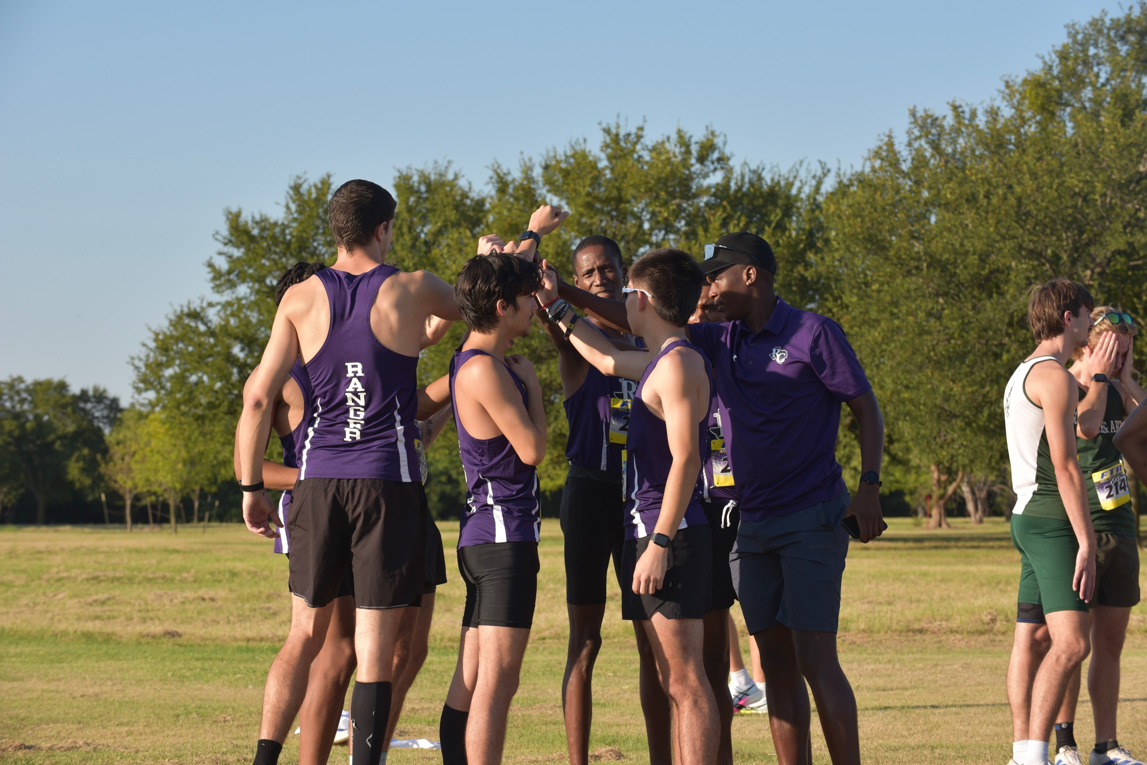 Modingwane Wins, Ranger Men's Cross-Country Places Third at Mustang Derby