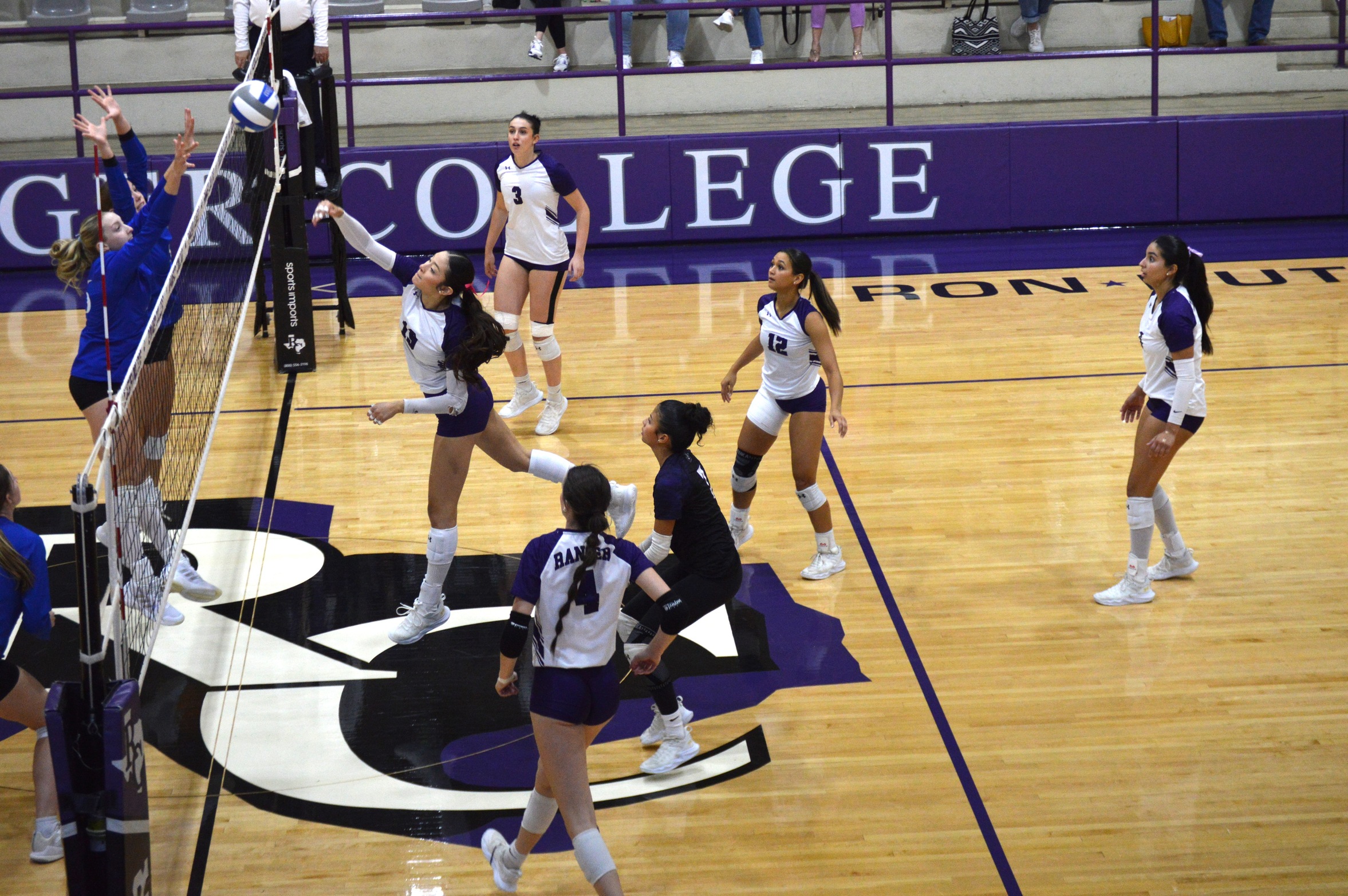 Ranger College Volleyball Sweeps North Central Texas, Improves to 7-1 in Conference